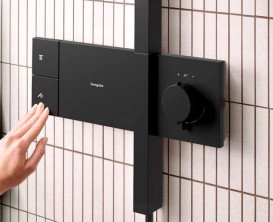 Душова стійка Hansgrohe Raindance Alive Q 34х21 см 1jet із термостатом ShowerSelect Comfort чорний матовий 24580670