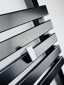 Електричний полотенцесушитель Terma Quadrus Slim 45х87 см чорний матовий WLQUS087045 / 9005 / ONE