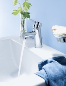 Смеситель для раковины однорычажный с донным клапаном Grohe коллекция Concetto хром 32204001