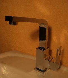 Смеситель для раковины однорычажный с донным клапаном Grohe коллекция Eurocube хром 23135000