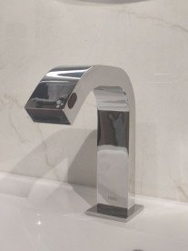 Кран для раковины Tres Electronic электронный на одну воду с автоматическим дозатором мыла хром 39210304