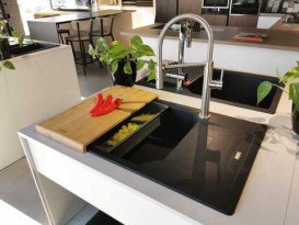 Мийка для кухні Franke Urban UBG 611-78 XL 78х50 см Fragranite Black Edition 114.0699.233