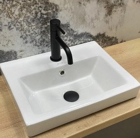 Раковина для ванної кімнати VBI Acquaro S 44,5×35 см кераміка білий VBI-018056