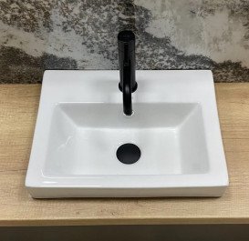 Раковина для ванної кімнати VBI Acquaro S 44,5×35 см кераміка білий VBI-018056