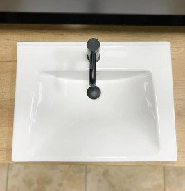 Раковина для ванної кімнати VBI Busso 62×47 см кераміка білий VBI-018045