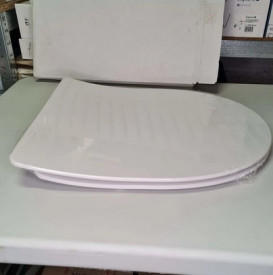 Сидіння з кришкою для унітазу Roca Victoria Slim Soft-Close білий WM180IN1I003SC4