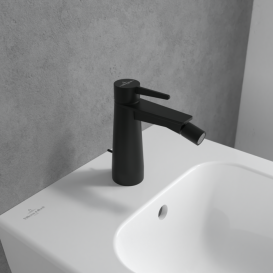 Смеситель для биде Villeroy & Boch Conum с донным клапаном матовый черный TVB127001000K5