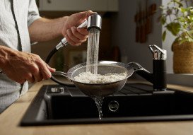 Змішувач для кухні Blanco Wega-S II з висувною лійкою хром/антрацит 526420