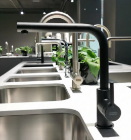 Смеситель для кухни Franke Lina L Shape однорычажный черный матовый 115.0693.393