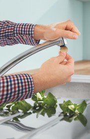 Змішувач для кухні Grohe BauEco одноважільний хром 31680000