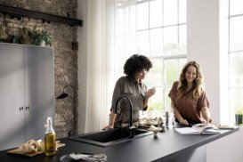 Смеситель для кухни Hansgrohe Aqittura M91 FilterSystem 210 с выдвижным носиком однорычажный черный матовый 76803670