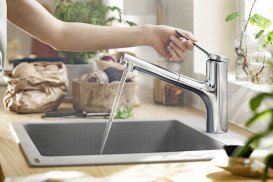 Змішувач для кухні Hansgrohe Zesis M33 одноважільний з висувною лійкою хром 74821000