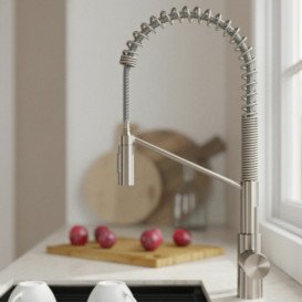 Смеситель для кухни Kraus Oletto с выдвижной лейкой латунь сатин KPF-2631SFS