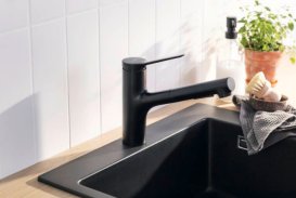 Смеситель для кухни с выдвижной лейкой Hansgrohe Zesis M33 150 однорычажный черный матовый 74800670