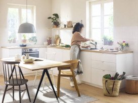 Смеситель для кухни с выдвижной лейкой Hansgrohe Zesis M33 150 Eco однорычажный хром 74810000