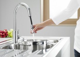 Смеситель для кухни с выдвижным поворотным изливом Roca Targa однорычажный латунь хром A5A8160C00