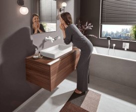 Смеситель для раковины Hansgrohe Vivenis настенный белый матовый 75050700