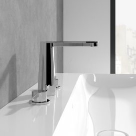 Смеситель для раковины Villeroy & Boch Conum на 3 отверстия хром TVW12700100161