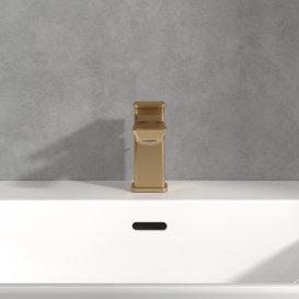 Змішувач для раковини Villeroy & Boch Subway 3.0 із донним клапаном матове золото TVW11200100076