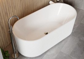 Смеситель для ванной Besco Veo I напольный с душевым гарнитуром хром BW-VI-CH