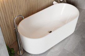 Смеситель для ванной Besco Veo II напольный с душевым гарнитуром хром BW-VII-CH