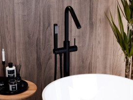 Змішувач для ванни Besco Veo 3.0 ColdMode з душовим гарнітуром матовий чорний BW-V3-CZ