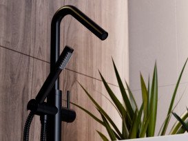 Смеситель для ванны Besco Veo 3.0 ColdMode напольный с душевым гарнитуром матовый черный BW-V3-CZ