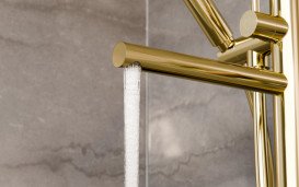 Змішувач для ванни Besco Zea підлоговий з душовим гарнітуром світло-золотий BW-Z-JZ