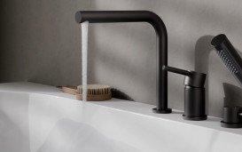 Змішувач на борт ванни Besco Zea одноважільний із душовим гарнітуром чорний BW-Z4-CZ