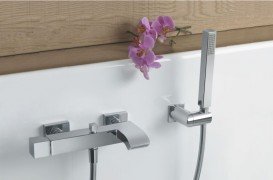 Смеситель однорычажный Tres Cuadro Tres с душем для ванны хром 10717002