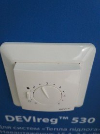 Терморегулятор для теплої підлоги Devi DEVIreg 530 білий 140F1030