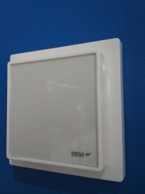 Терморегулятор для теплої підлоги Devi DEVIreg Smart білий 140F1141