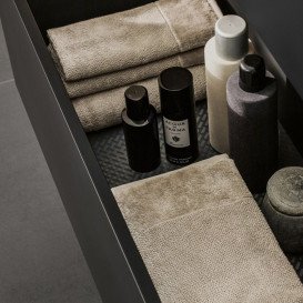 Тумба под раковину Villeroy & Boch Finion 160х50,1 см с подсветкой МДФ шпон грецкого ореха/стекло черное матовое F212HGGN