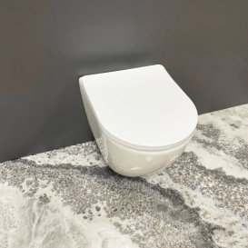 Унітаз підвісний VBI VULCANO 49х36,5 см безободковий з кришкою soft-close кераміка білий VBI-020100