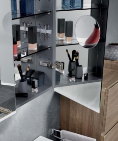 Дзеркальна шафка Geberit Option Plus 90х70 см з підсвічуванням трьохдверна 500.594.00.1